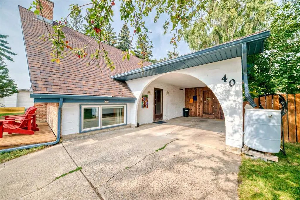 40 Mountain Street W
