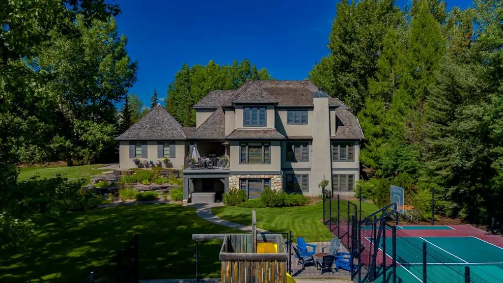 231 Aspen Green