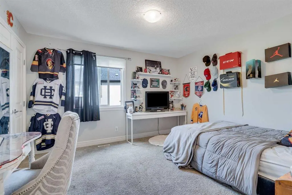 136 Stonemere Close