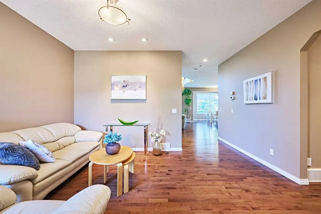 8 Aspen Stone Court SW