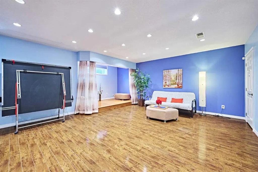 8 Aspen Stone Court SW