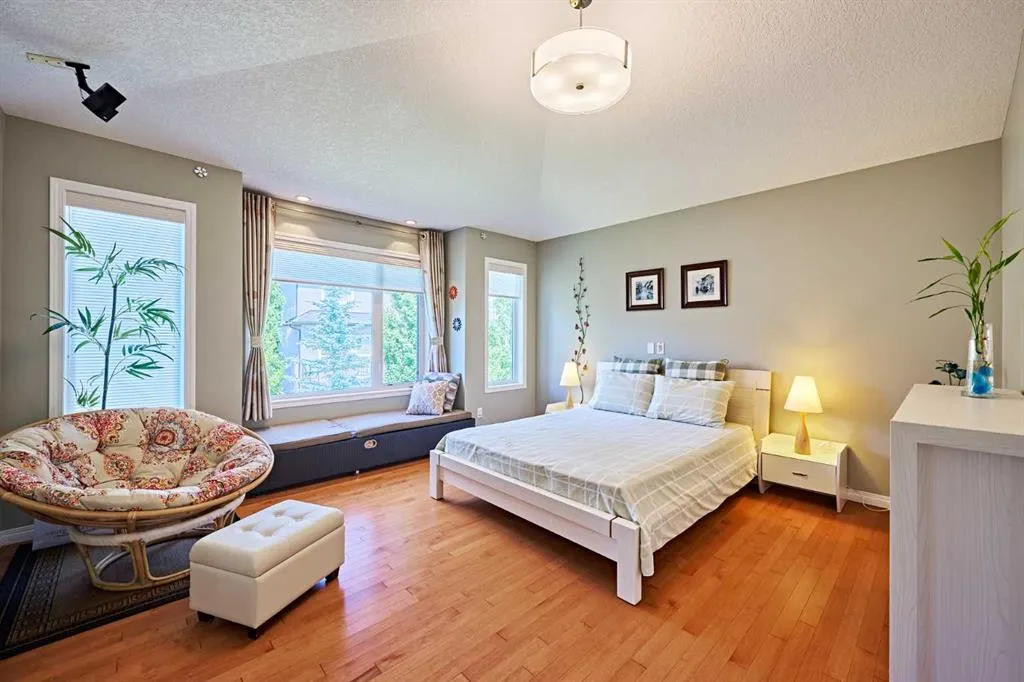 8 Aspen Stone Court SW