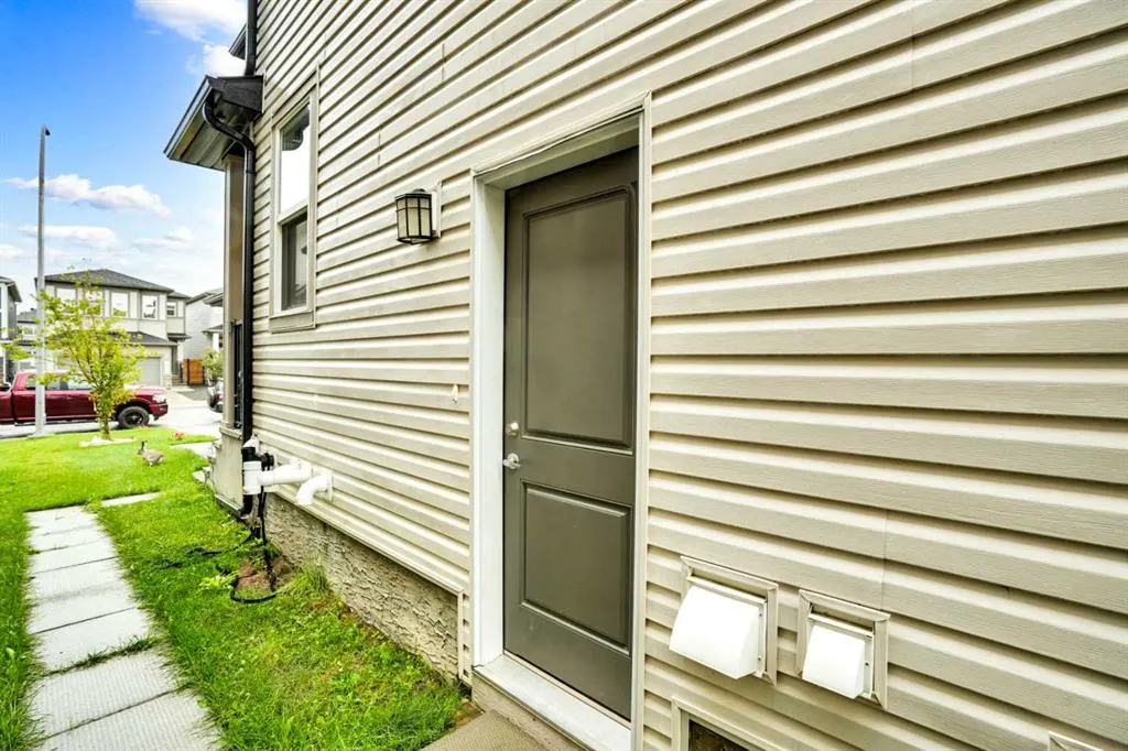 232 Cornerbrook Common NE