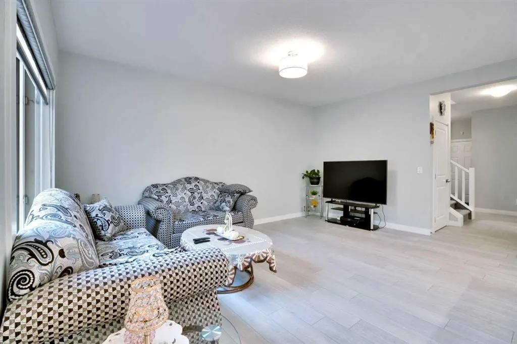 232 Cornerbrook Common NE