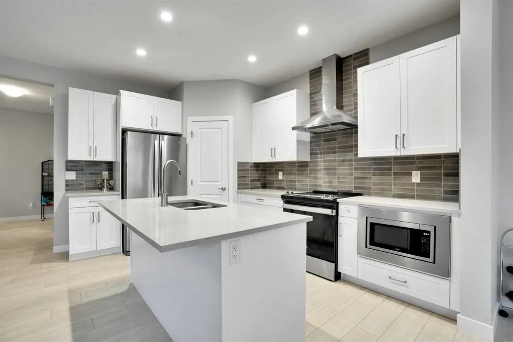 232 Cornerbrook Common NE