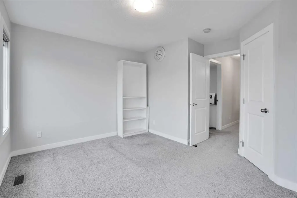 232 Cornerbrook Common NE