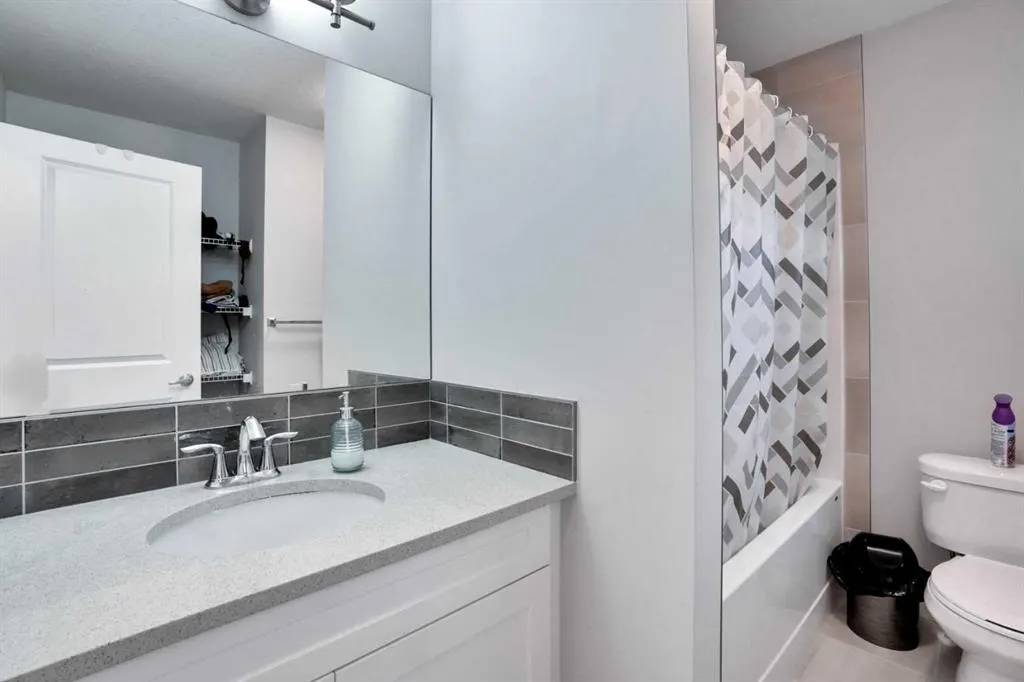 232 Cornerbrook Common NE