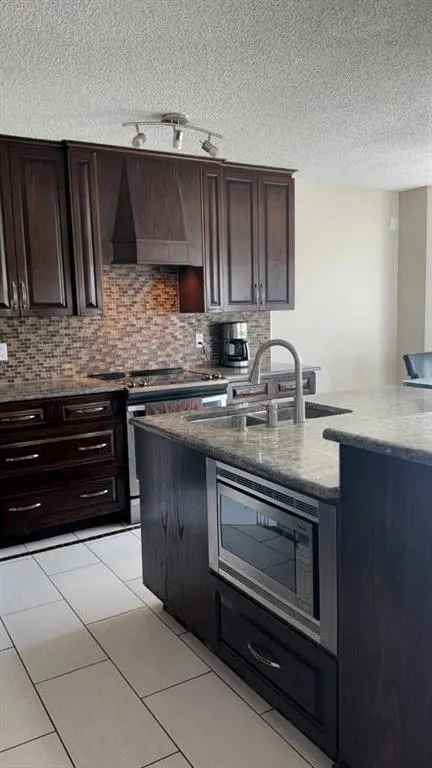 216 Coral Reef Manor NE