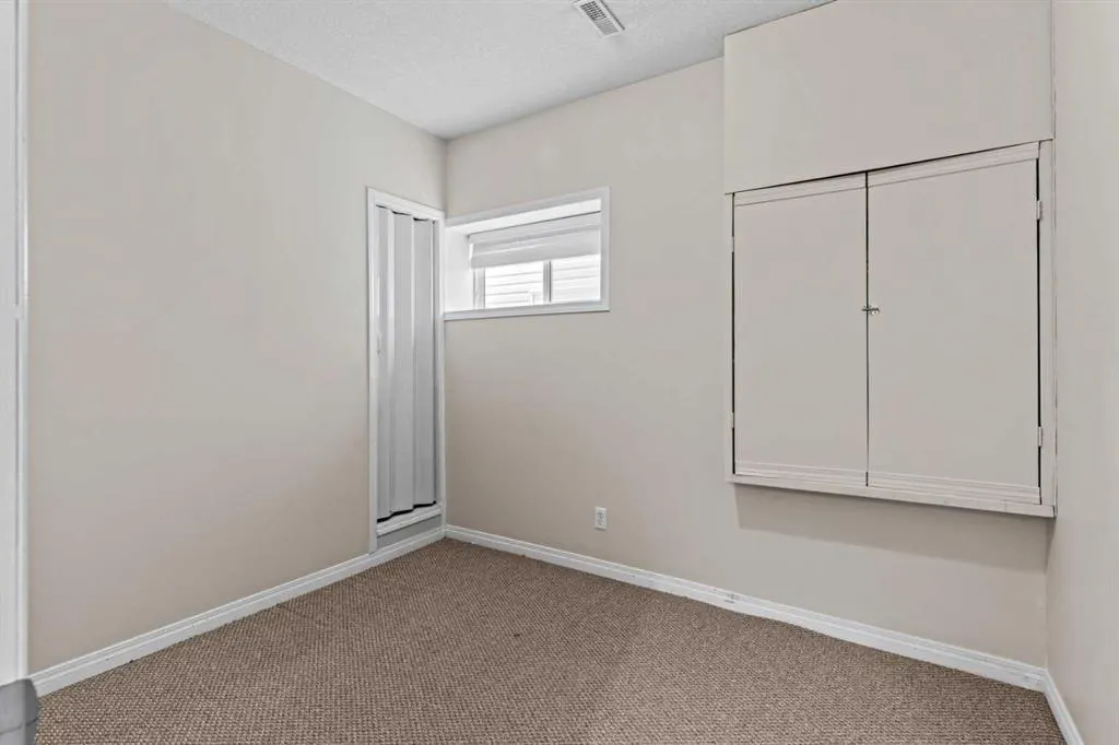 216 Coral Reef Manor NE