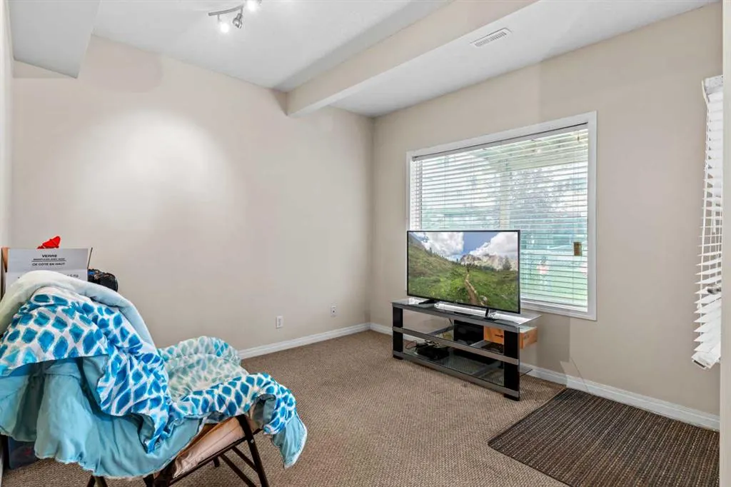 216 Coral Reef Manor NE