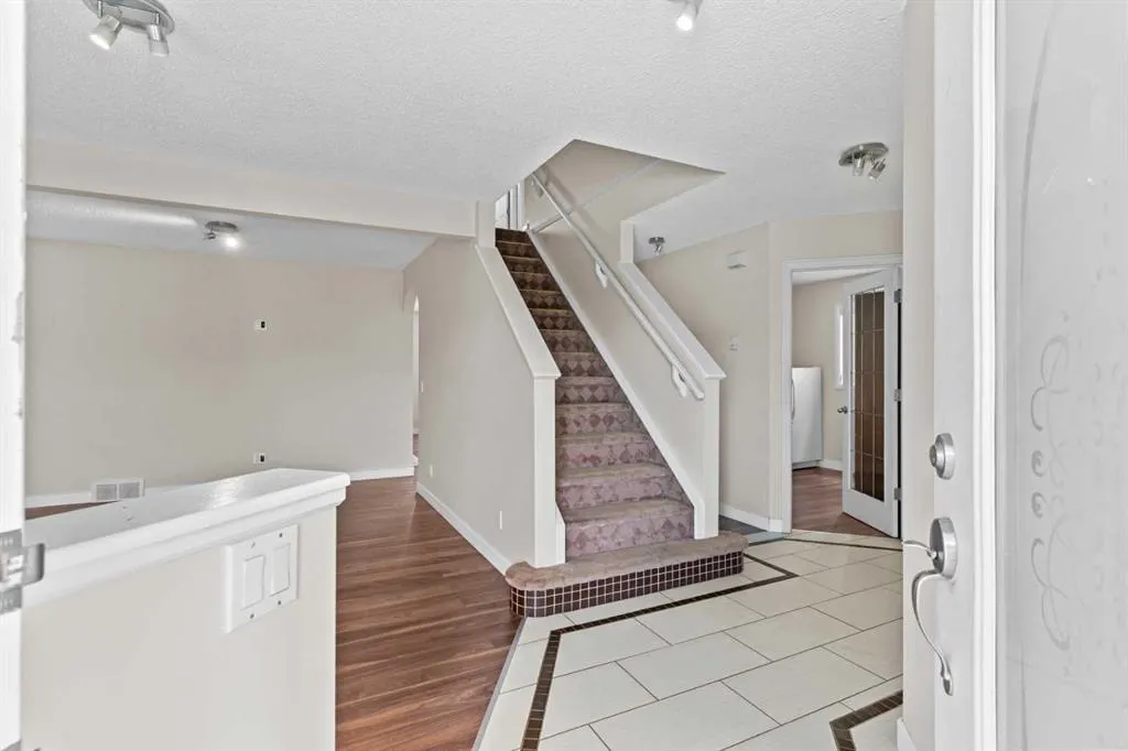 216 Coral Reef Manor NE