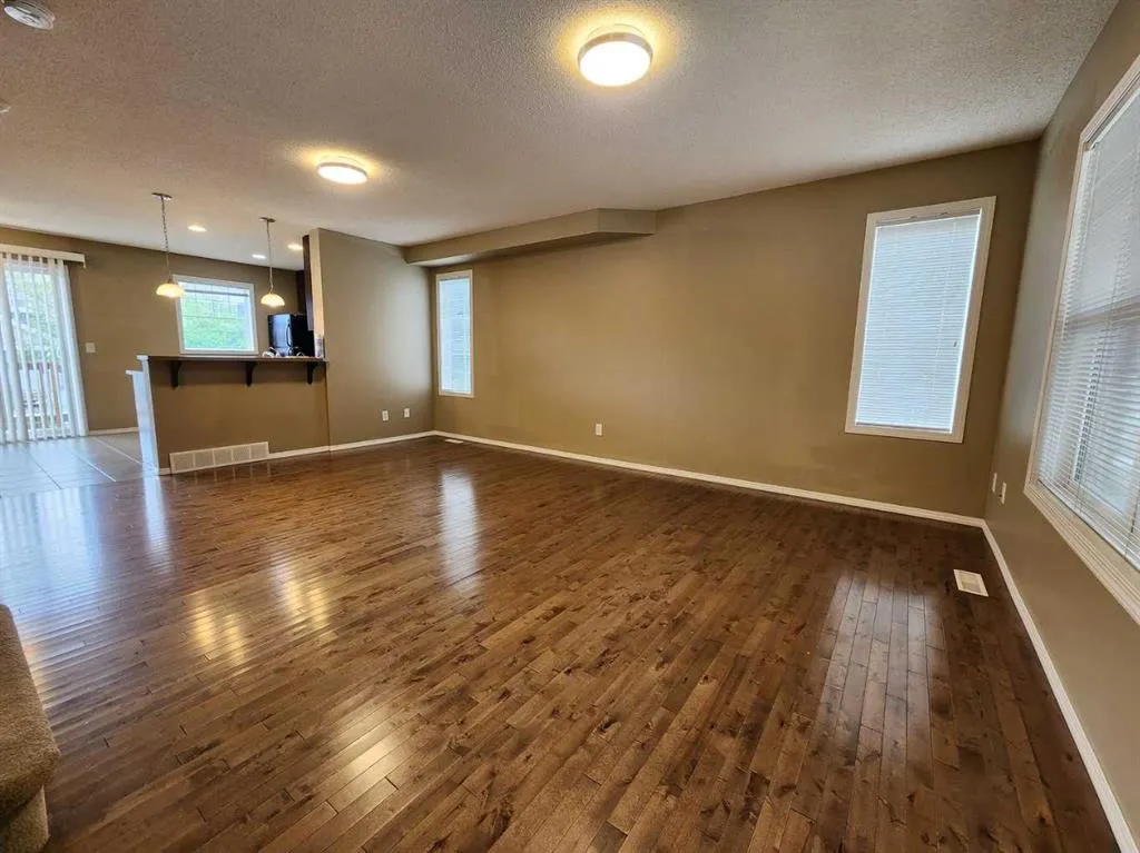 29 Country Village Gate NE