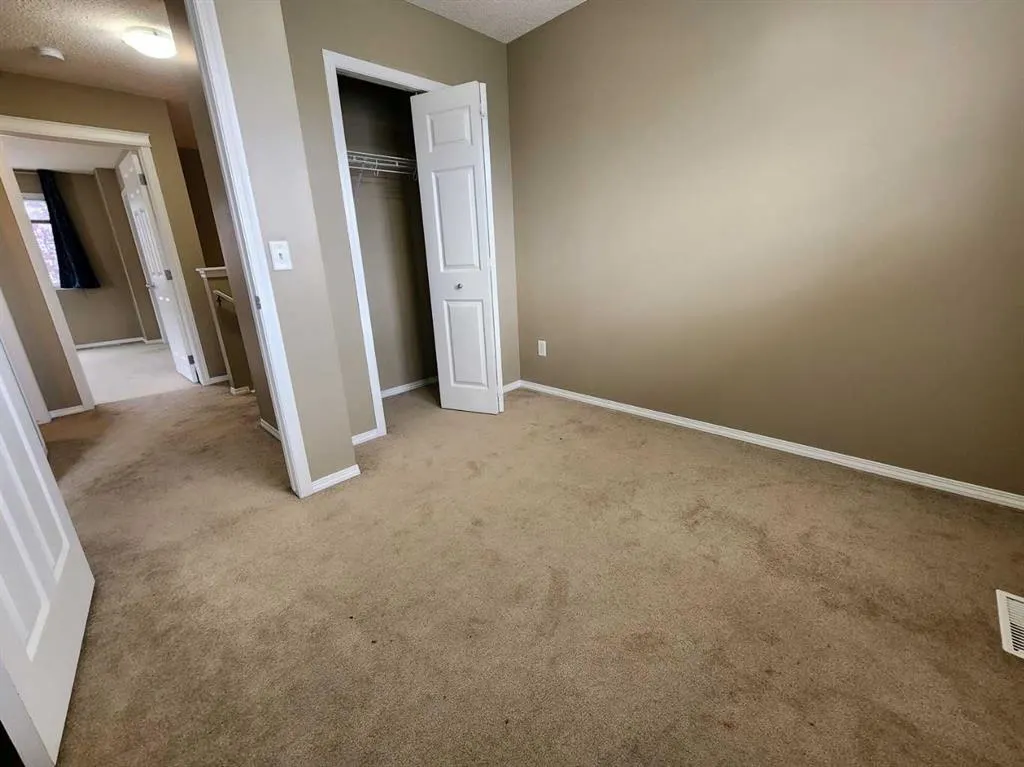 29 Country Village Gate NE