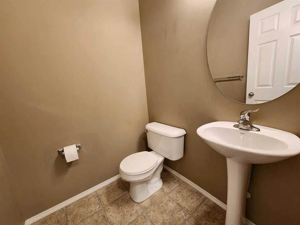 29 Country Village Gate NE