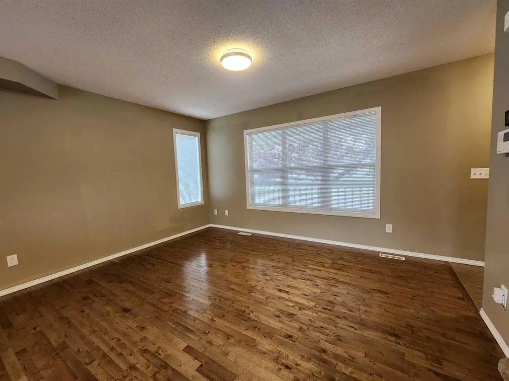 29 Country Village Gate NE