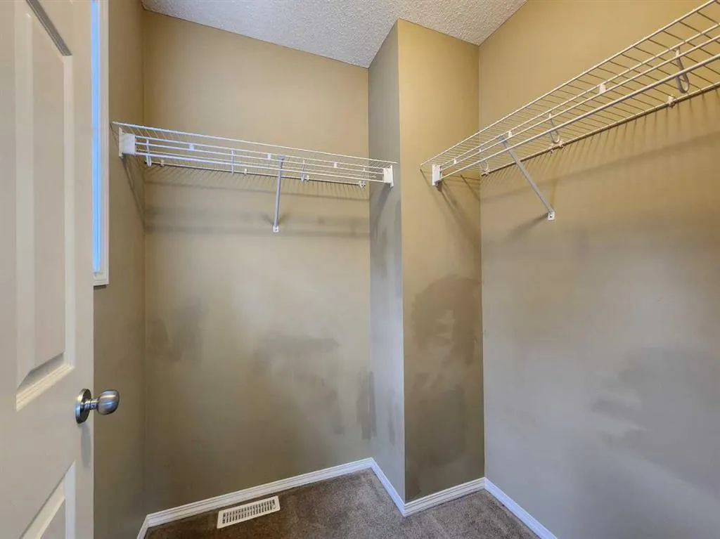 29 Country Village Gate NE