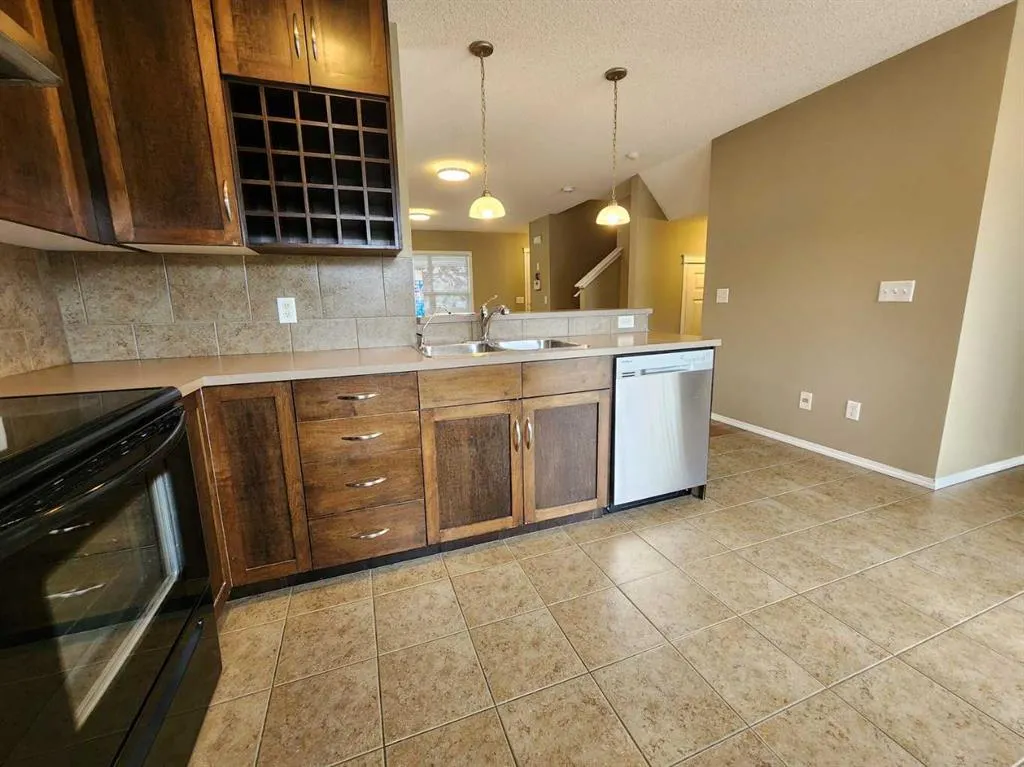 29 Country Village Gate NE
