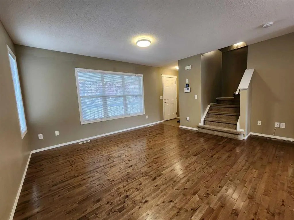 29 Country Village Gate NE