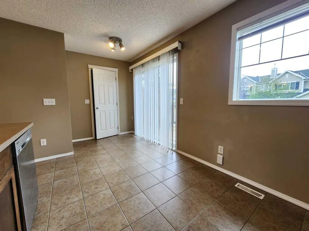 29 Country Village Gate NE
