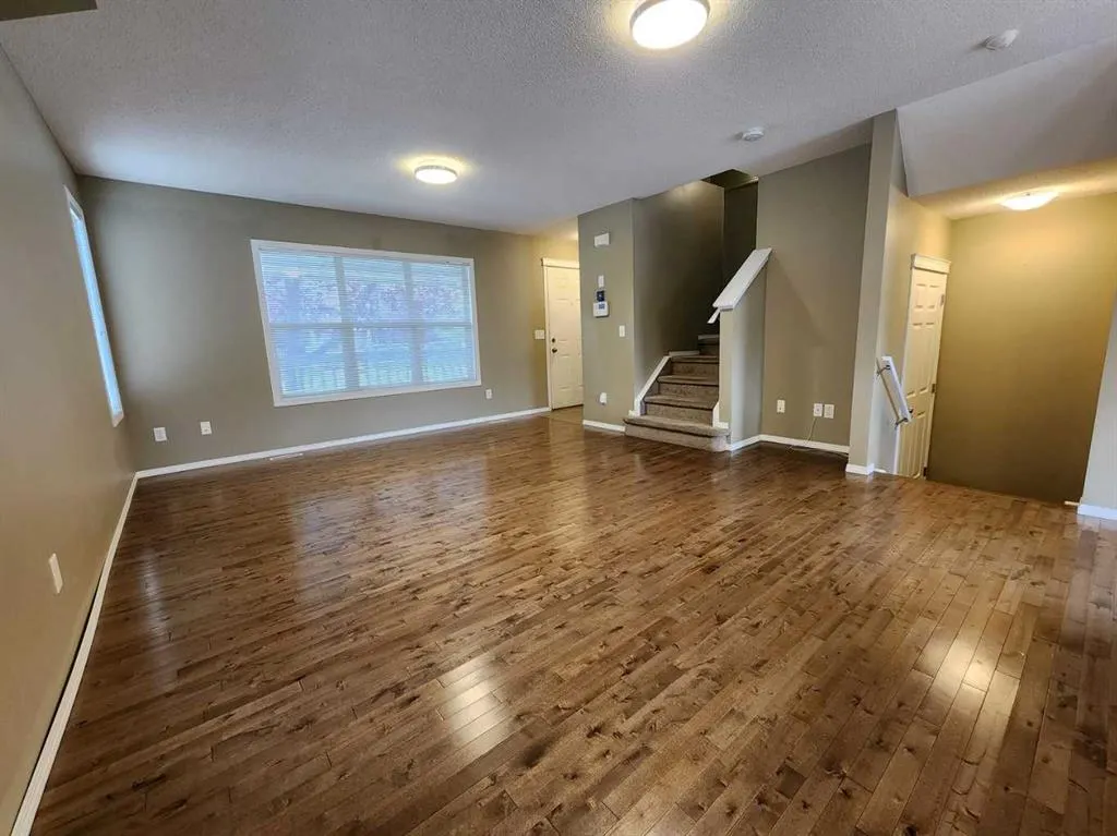 29 Country Village Gate NE
