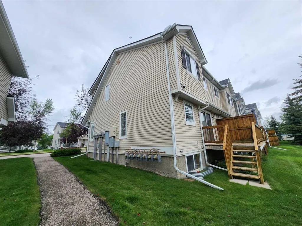 29 Country Village Gate NE