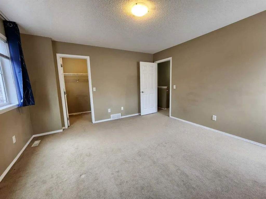 29 Country Village Gate NE