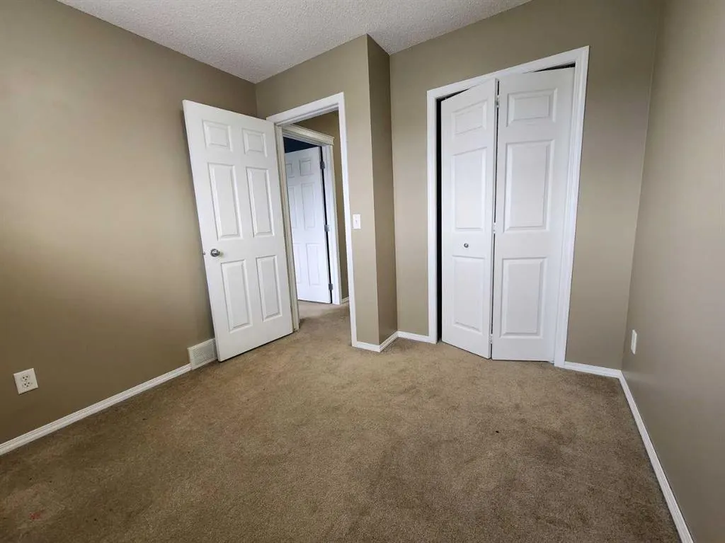 29 Country Village Gate NE