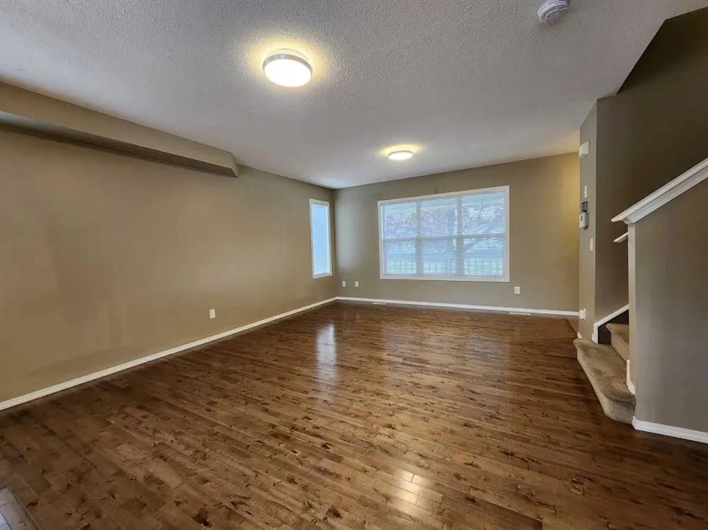 29 Country Village Gate NE