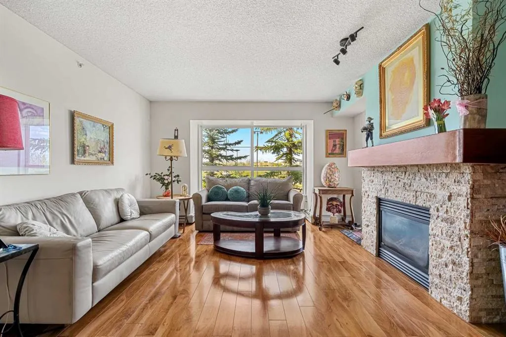 25 Richard Place SW, #306