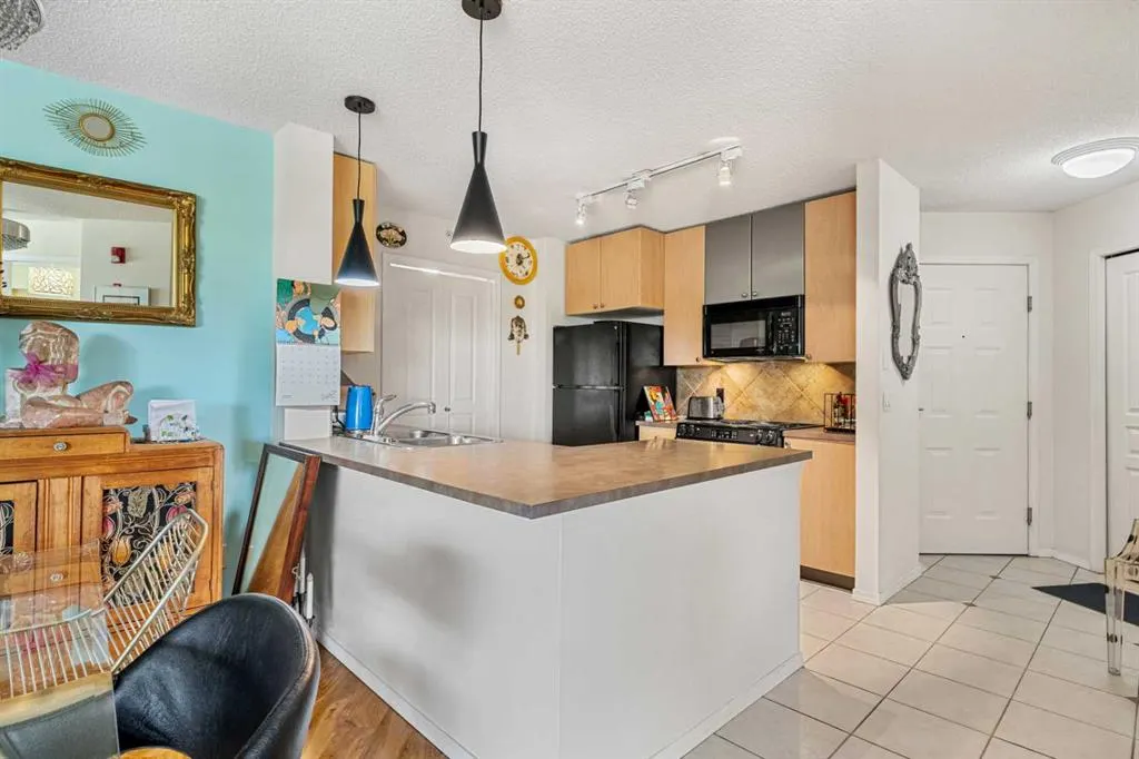 25 Richard Place SW, #306