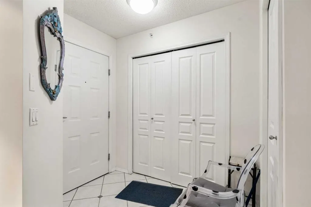 25 Richard Place SW, #306