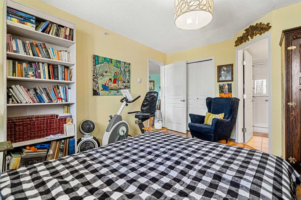 25 Richard Place SW, #306