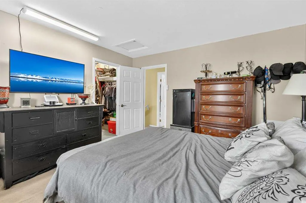 104 Good Crescent