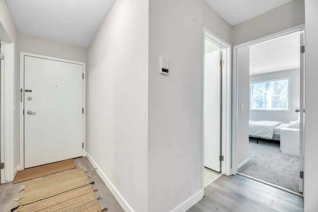 3212 Edenwold Heights NW, #12