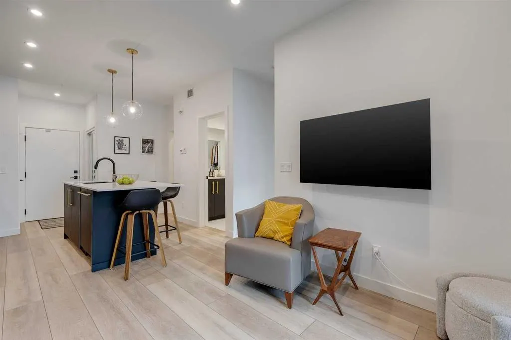 4275 Norford Avenue NW, #124