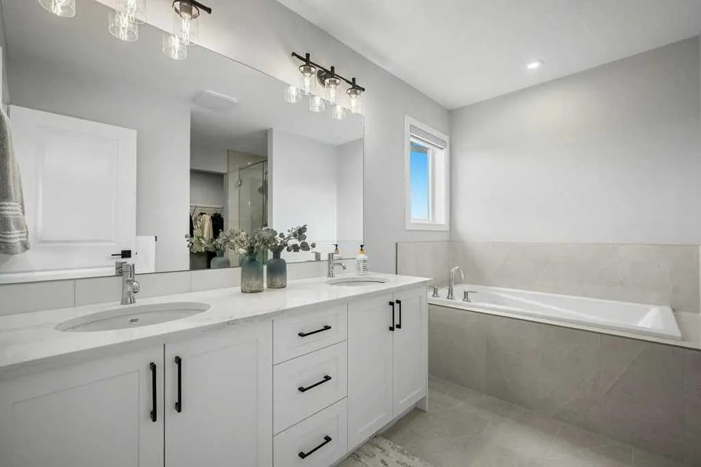 325 Grayling Manor