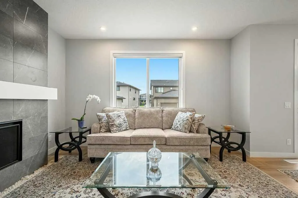 325 Grayling Manor