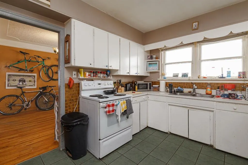 2824 Parkdale Boulevard NW