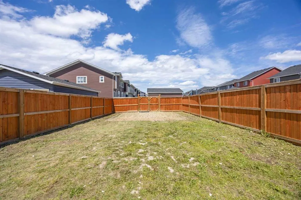 209 Red Sky Way NE