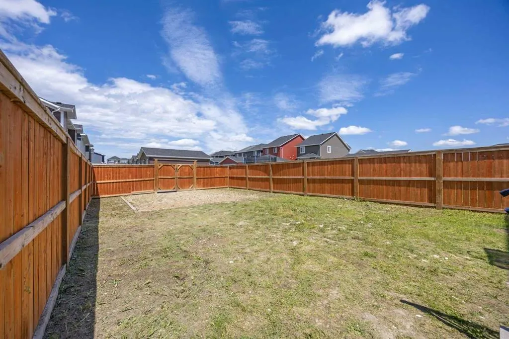 209 Red Sky Way NE