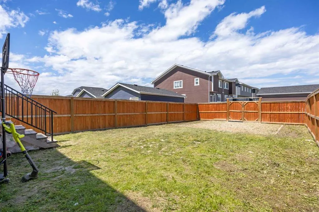209 Red Sky Way NE