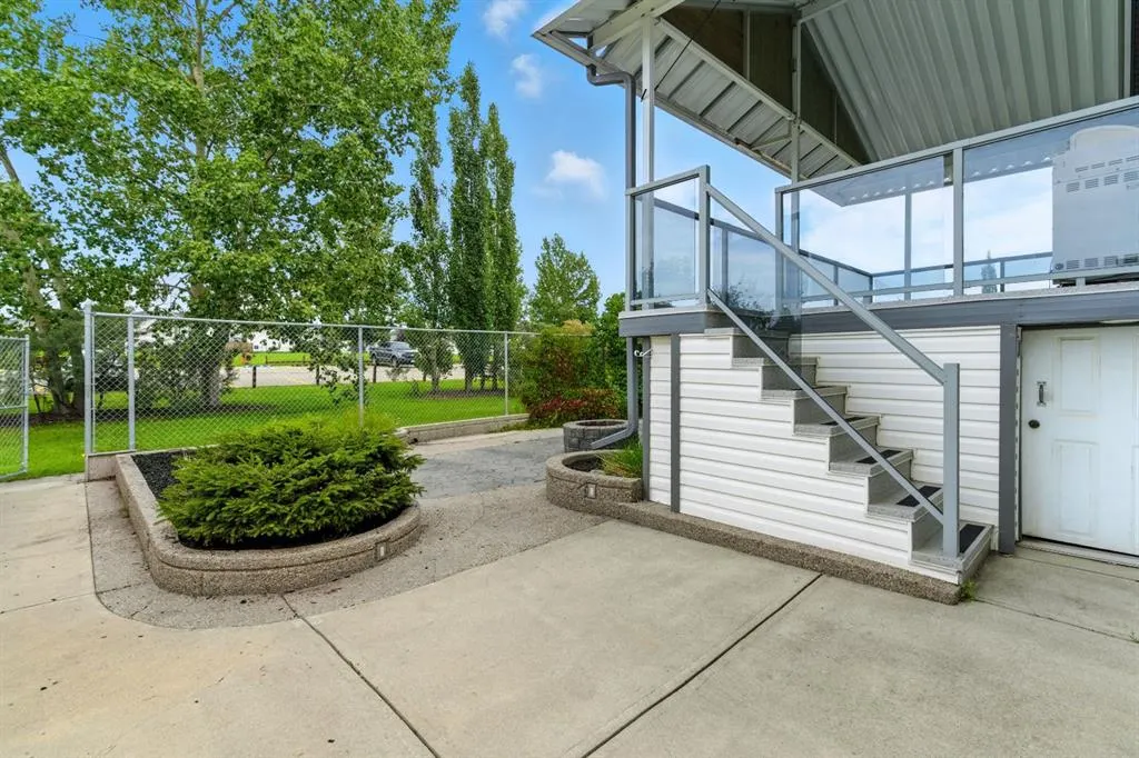 18 Springs Crescent SE