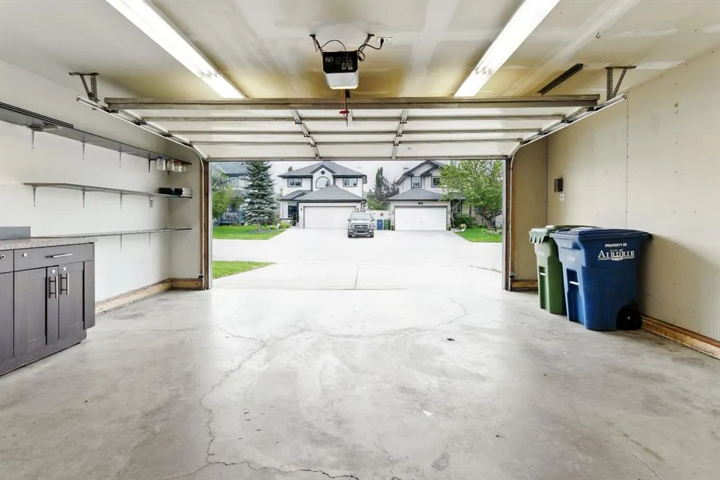 18 Springs Crescent SE