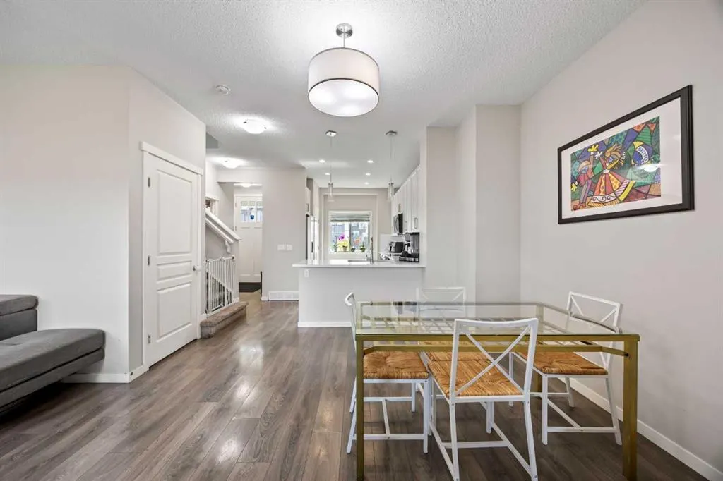 336 Marquis Heights SE