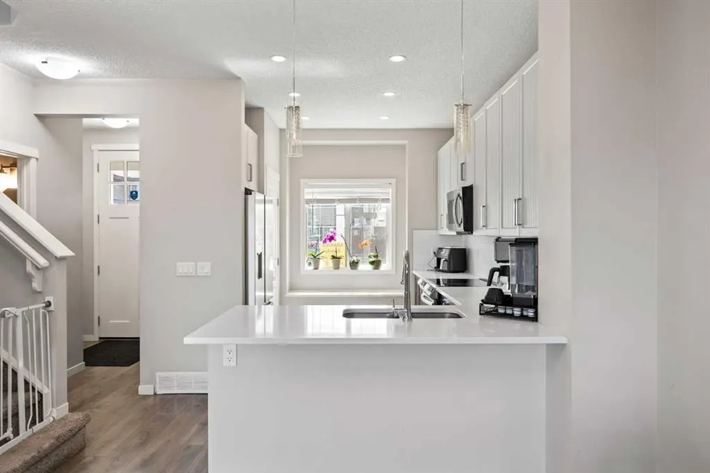 336 Marquis Heights SE