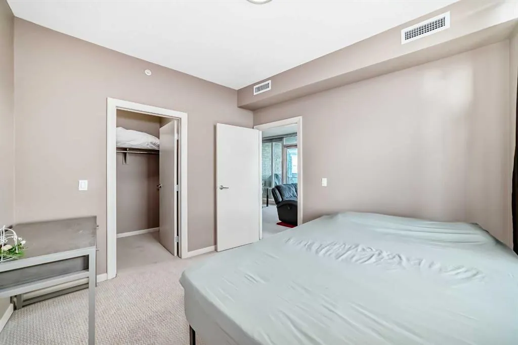 210 15 Avenue SE, #1606