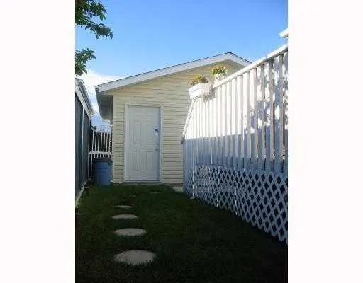 48 LA VALENCIA Gardens NE