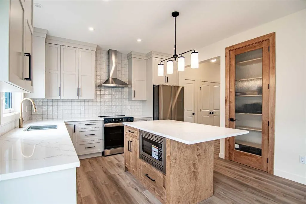 39 Eaton Crescent