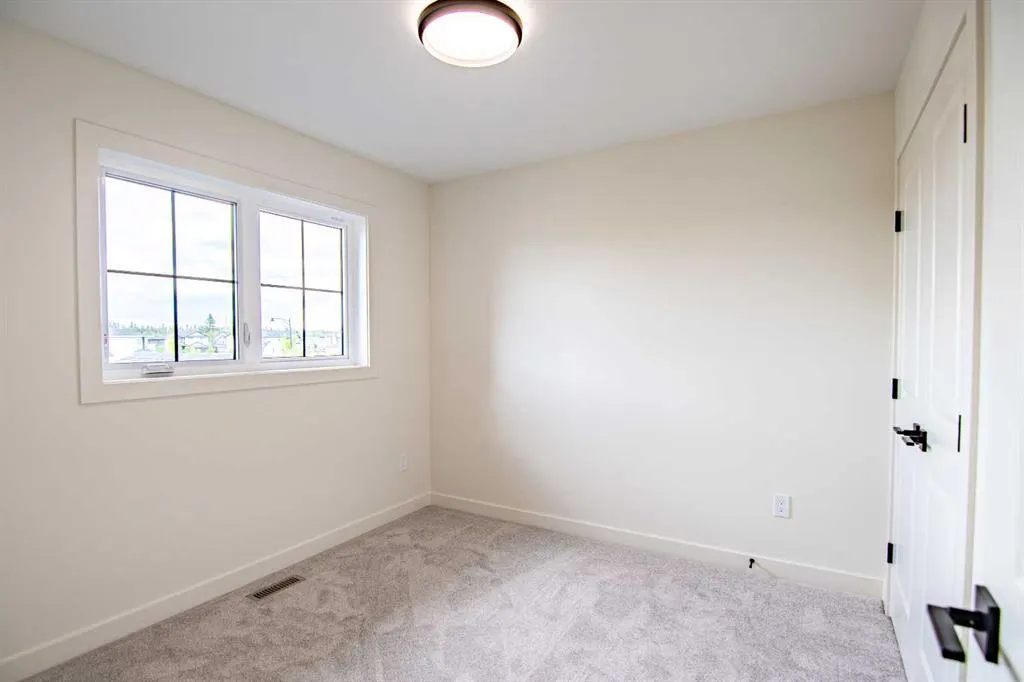 39 Eaton Crescent