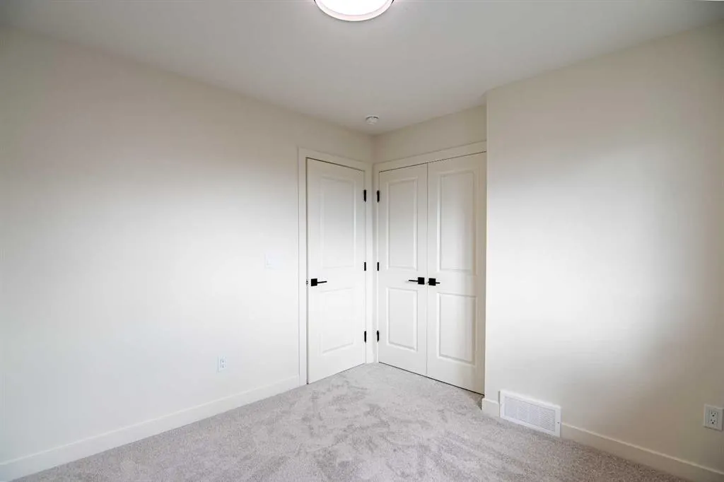 39 Eaton Crescent
